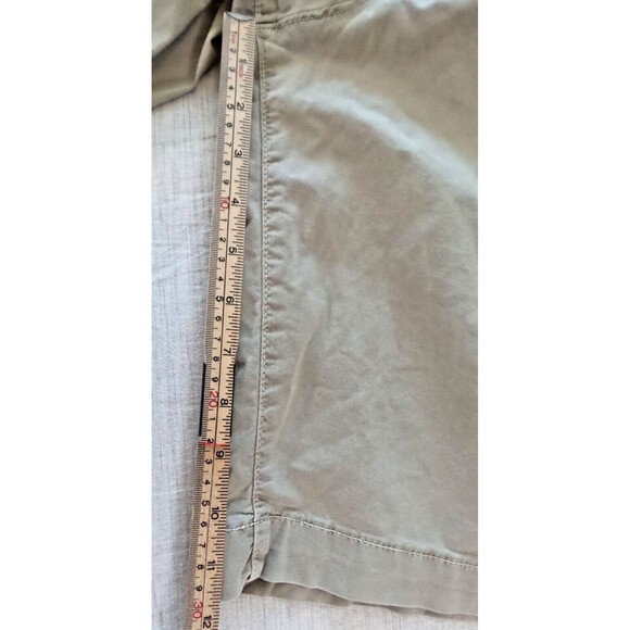 American Eagle Next Level Flex Shorts Khaki Size 30 Classic - Picture 8 of 11